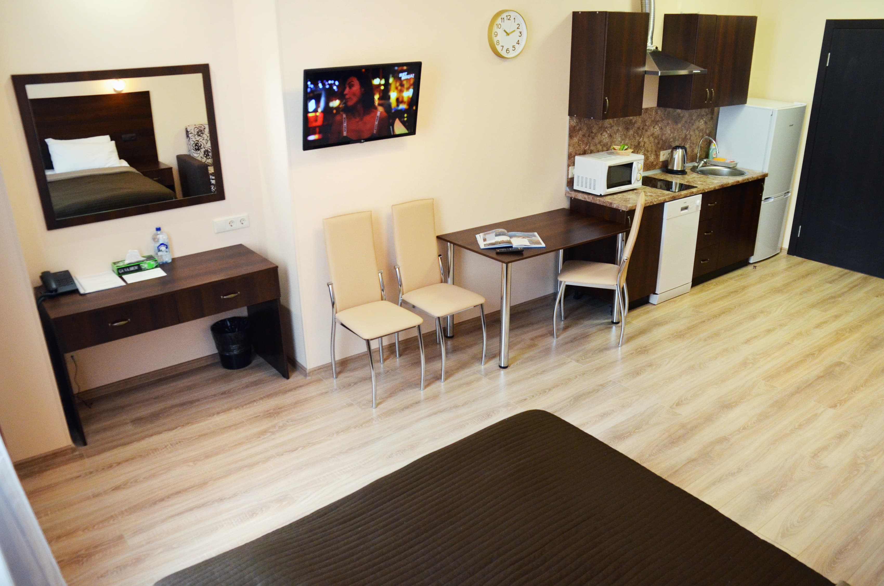 Studio Apartment, photo 3